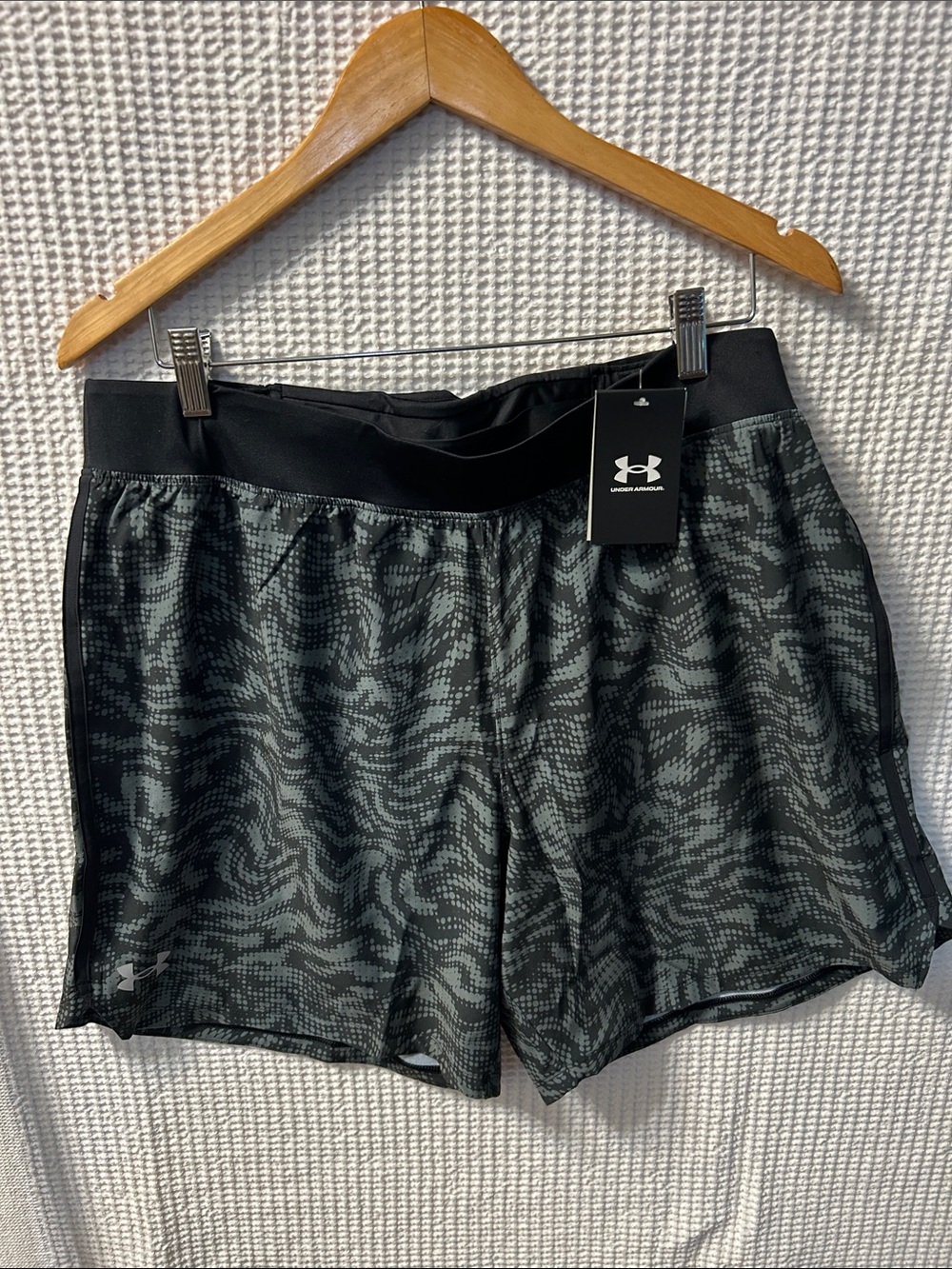 Under Armour Men’s Black & Charcoal Digital Camo Athletic Shorts
